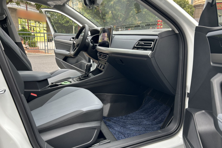 Volkswagen Lavida 2026 car image #8