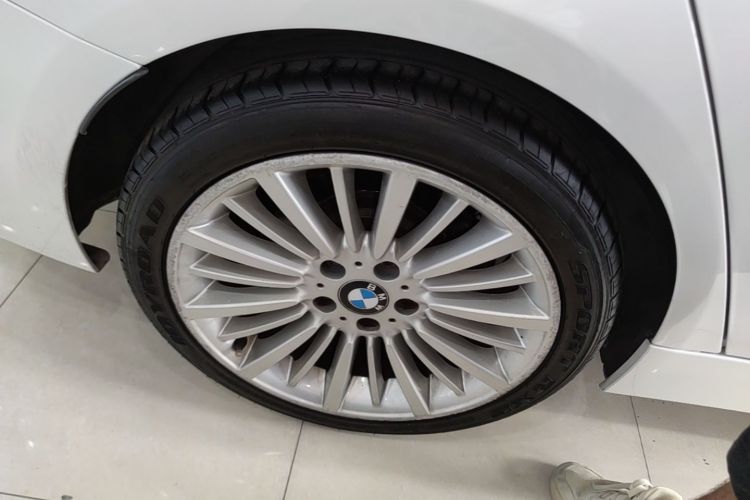 BMW 3 Series 2018 #10 BMW 3 Series 2018 car image #10