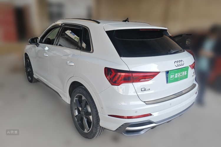 Audi Q3 2021 car image #5