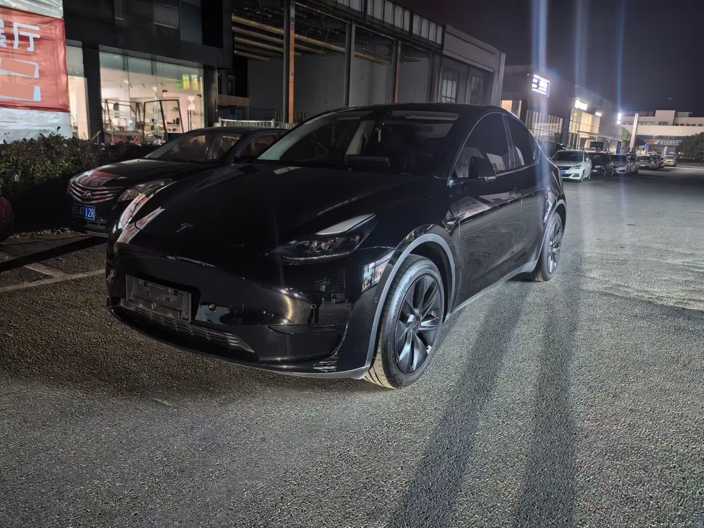 Tesla Model Y 2024 car image 