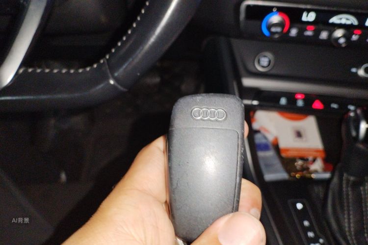 Audi Q3 2021 car image #10