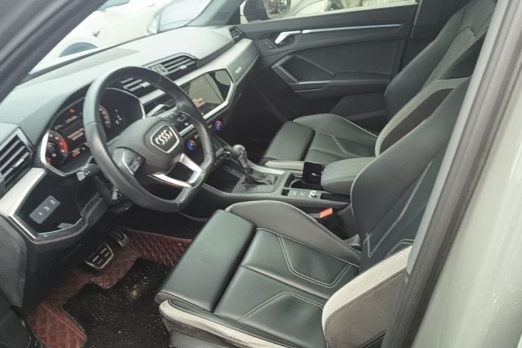 Audi Q3 2024 car image #15