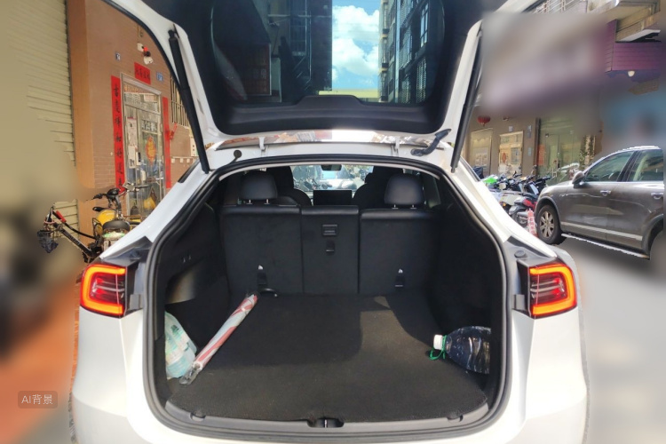 Tesla Model Y 2023 car image #21