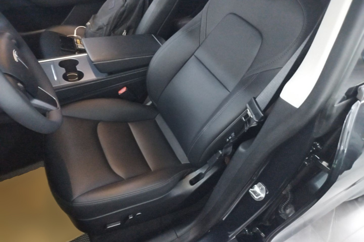 Tesla Model Y 2024 #15 Tesla Model Y 2024 car image #15
