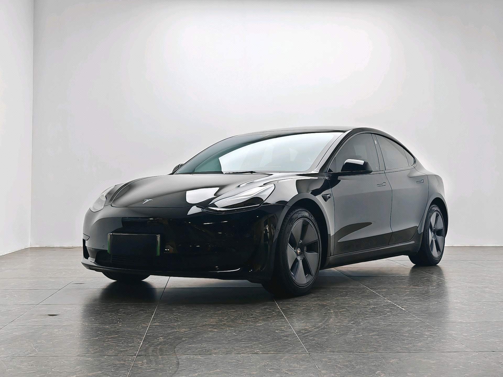 Tesla Model 3 2021 car image 
