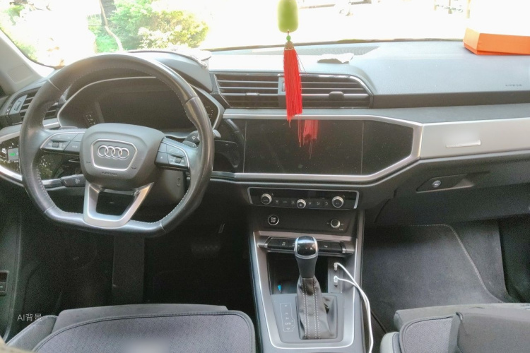 Audi Q3 2021 car image #11