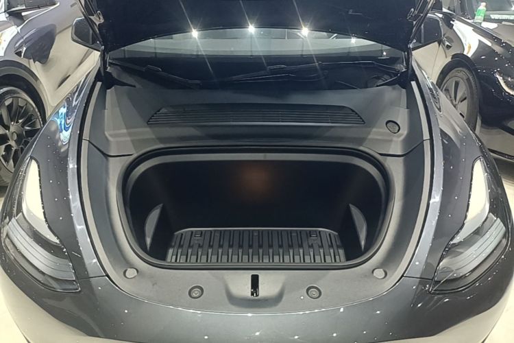 Tesla Model Y 2024 #22 Tesla Model Y 2024 car image #22