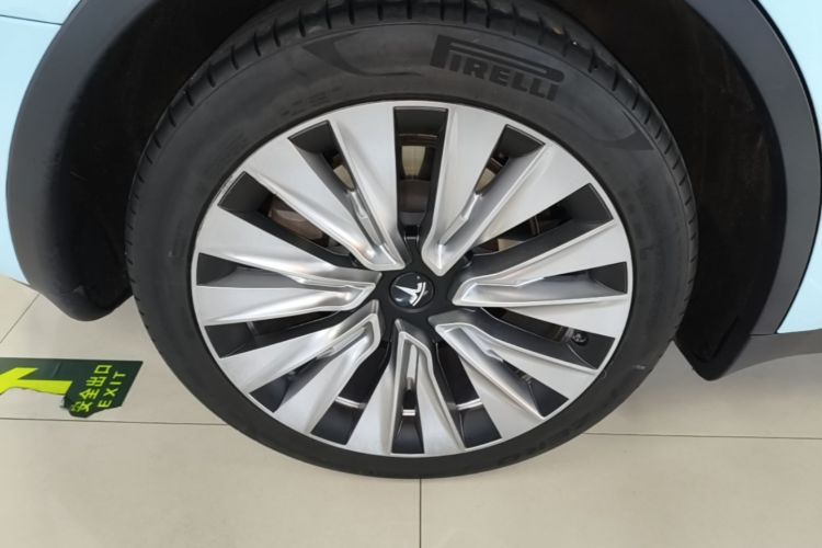 Tesla Model Y 2023 #10 Tesla Model Y 2023 immagine di auto #10