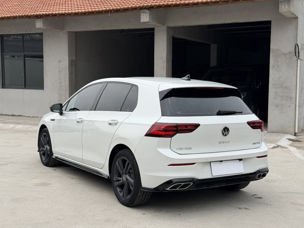 Volkswagen Golf 2022 car image #6