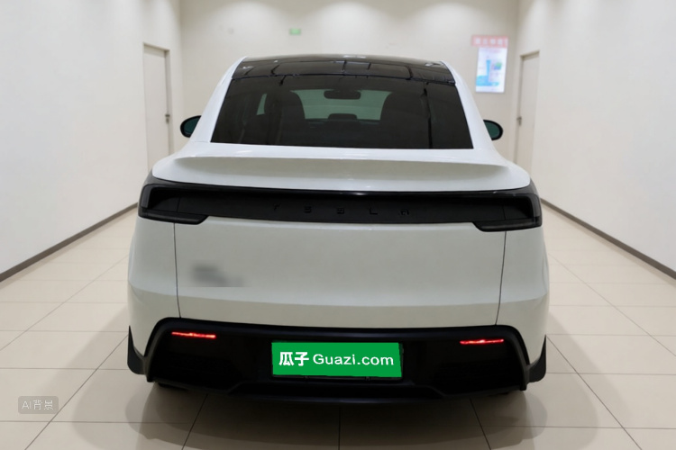 Tesla Model Y 2025 #6 Tesla Model Y 2025 car image #6