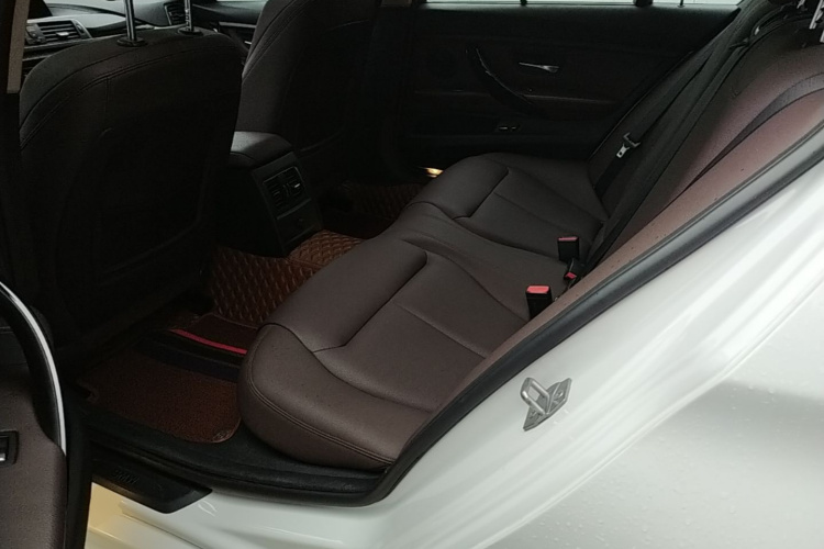 BMW 3 Series 2018 #17 BMW 3 Series 2018 car image #17