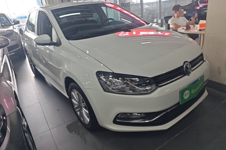 Volkswagen Polo 2015 car image #4