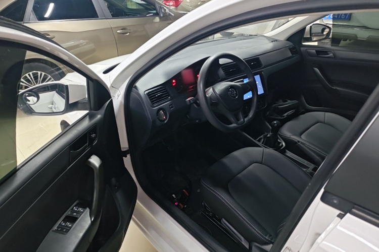 Volkswagen Santana 2018 car image #16