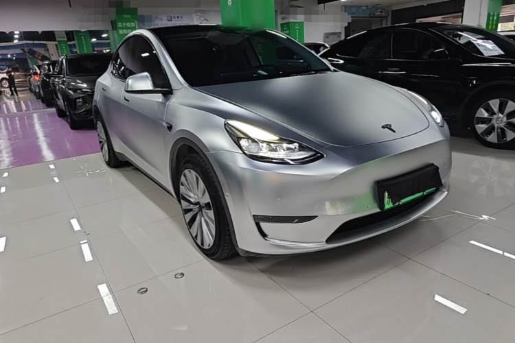 Tesla Model Y 2022 car image #4