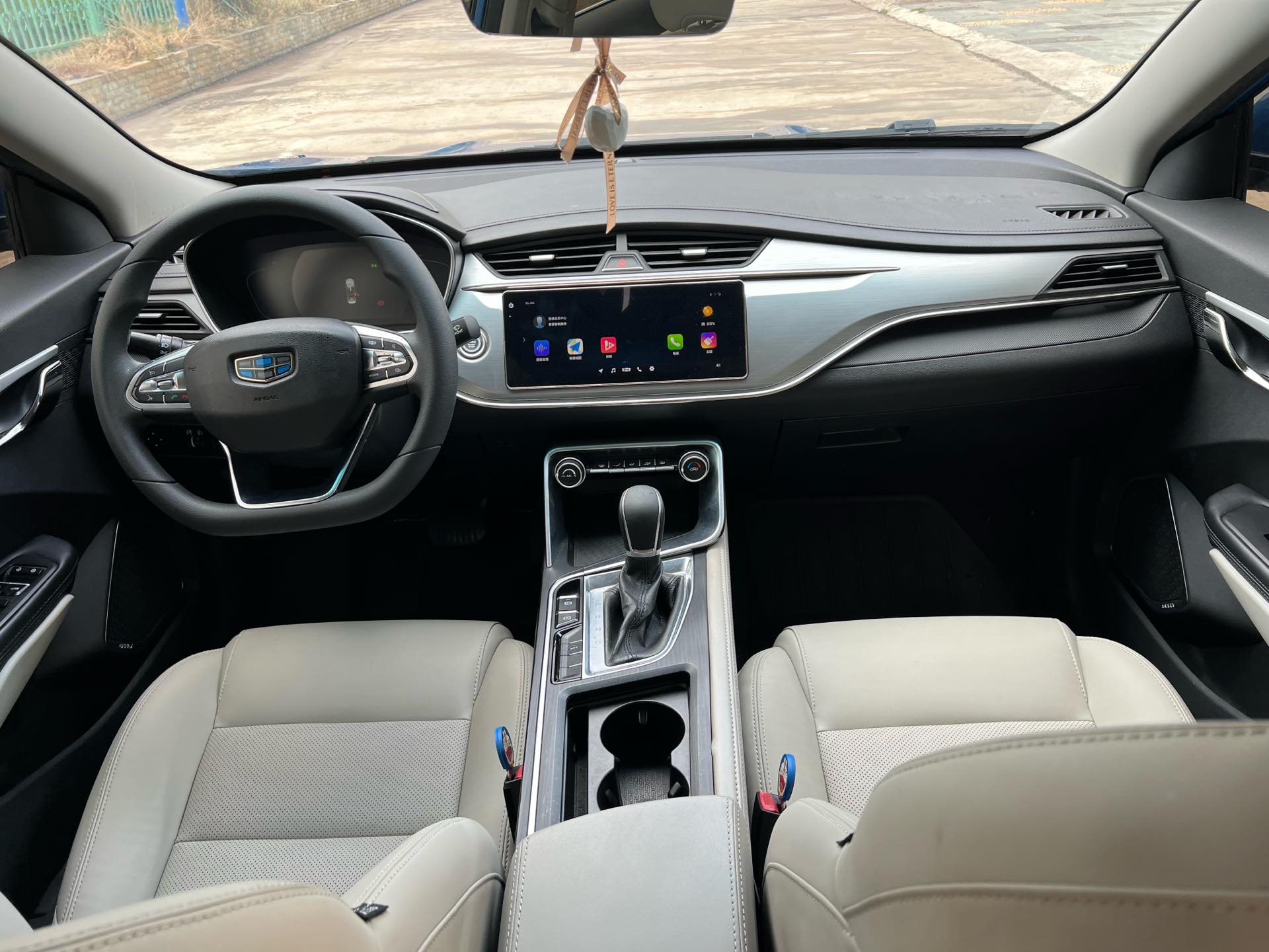 GEELY Binray 2018 image de voiture #8