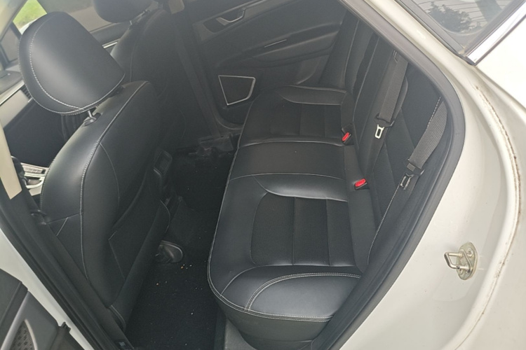 GEELY Emgrand GS 2019 car image #17