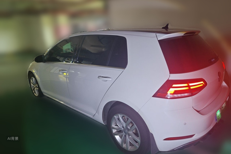 Volkswagen Golf 2019 car image #5