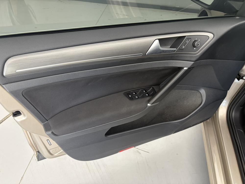 Volkswagen Golf 2015 car image #14