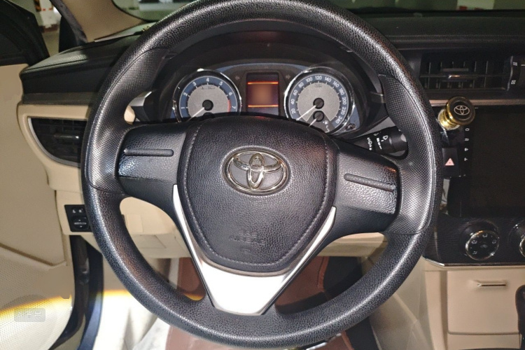 Toyota Corolla 2015 car image #12