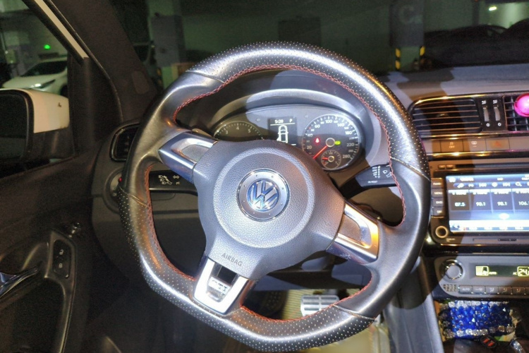 Volkswagen Polo 2013 car image #15