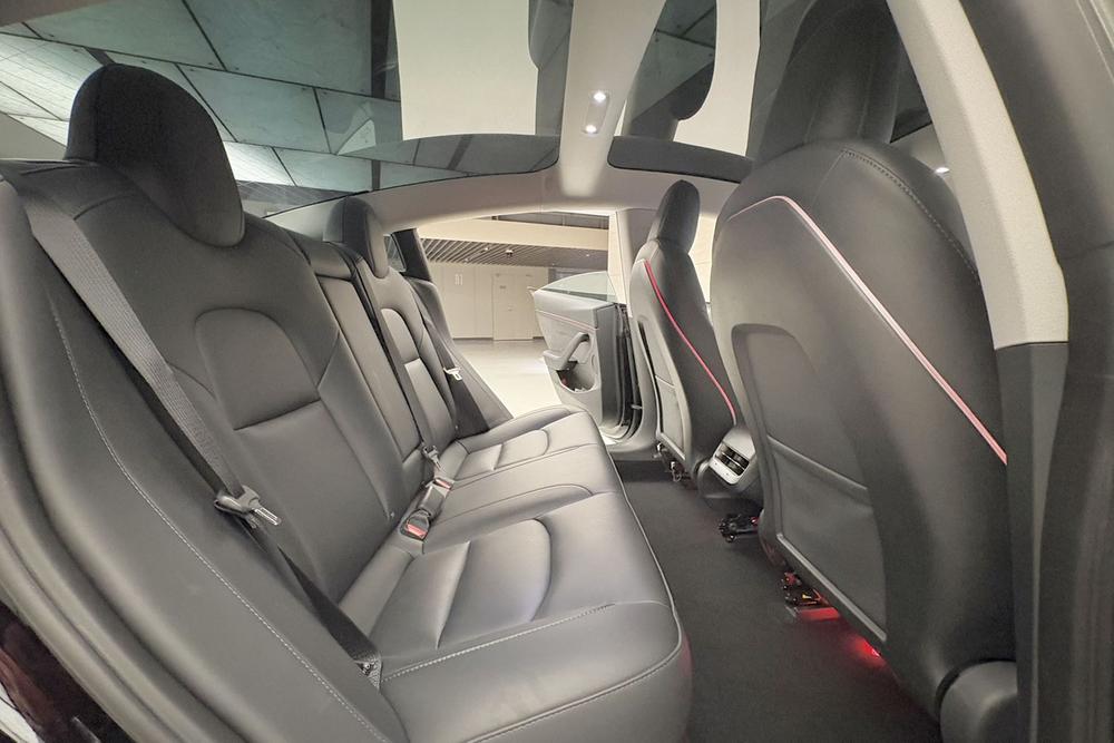 Tesla Model 3 2022 car image #17