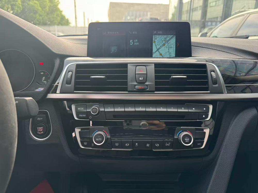 BMW 3 Series 2019 #11 BMW 3 Series 2019 car image #11