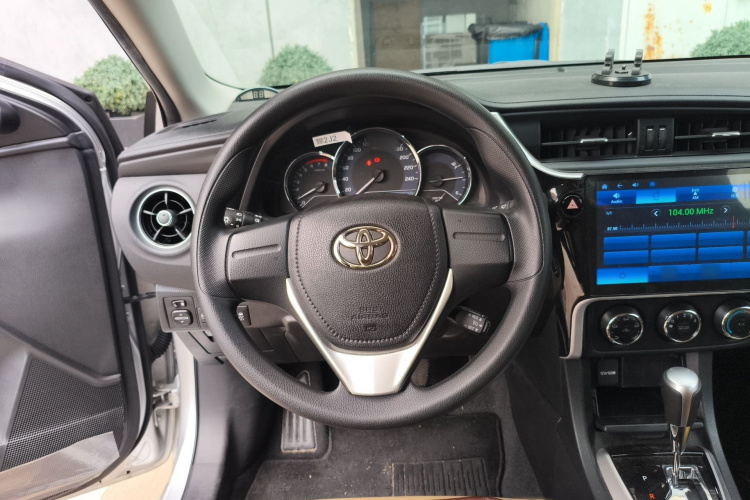 Toyota Corolla 2019 immagine di auto #15