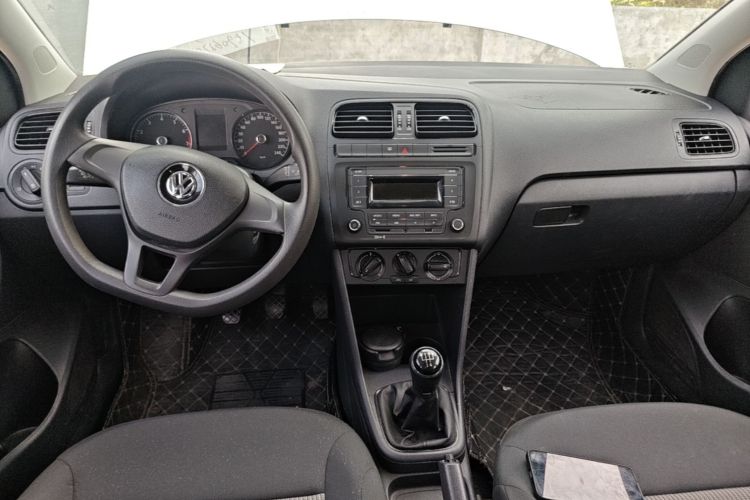 Volkswagen Polo 2015 #10 Volkswagen Polo 2015 car image #10