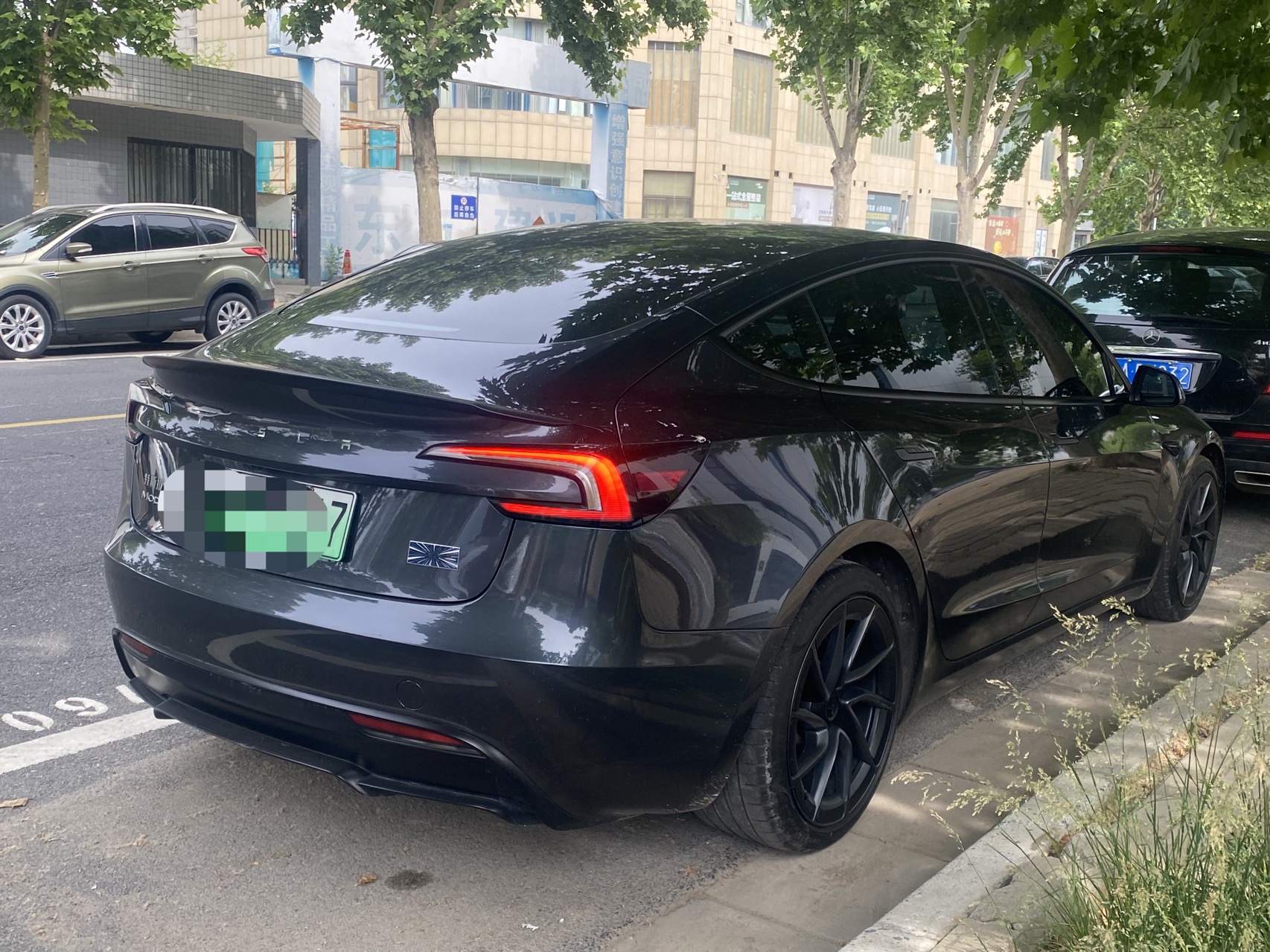 Tesla Model 3 2025 car image #7
