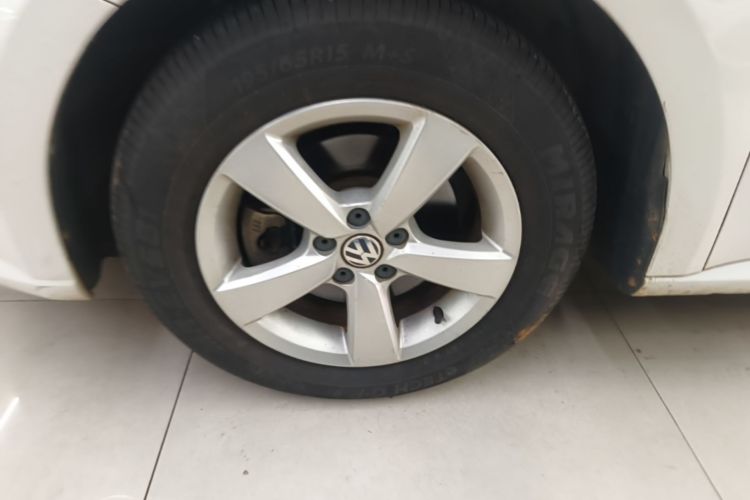 Volkswagen Lavida 2015 car image #9