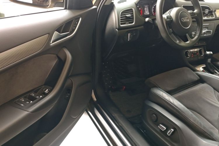 Audi Q3 2019 #12 Audi Q3 2019 car image #12