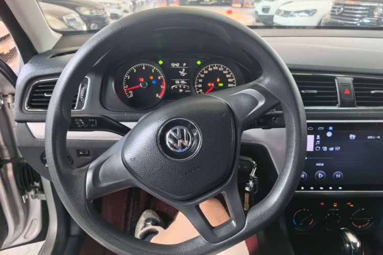 Volkswagen Lavida 2017 car image #15