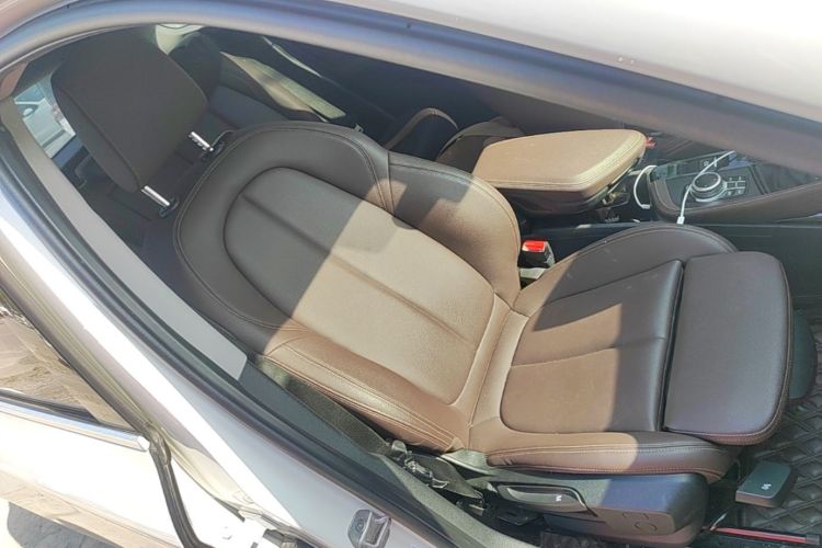 BMW X1 2021 car image #24