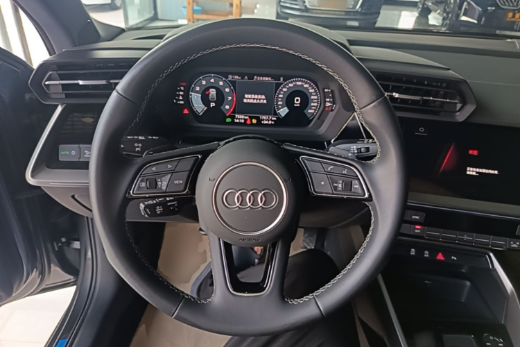 Audi A3 2024 immagine di auto #11