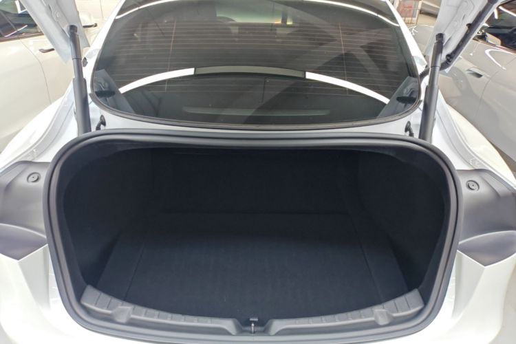 Tesla Model 3 2024 car image #21