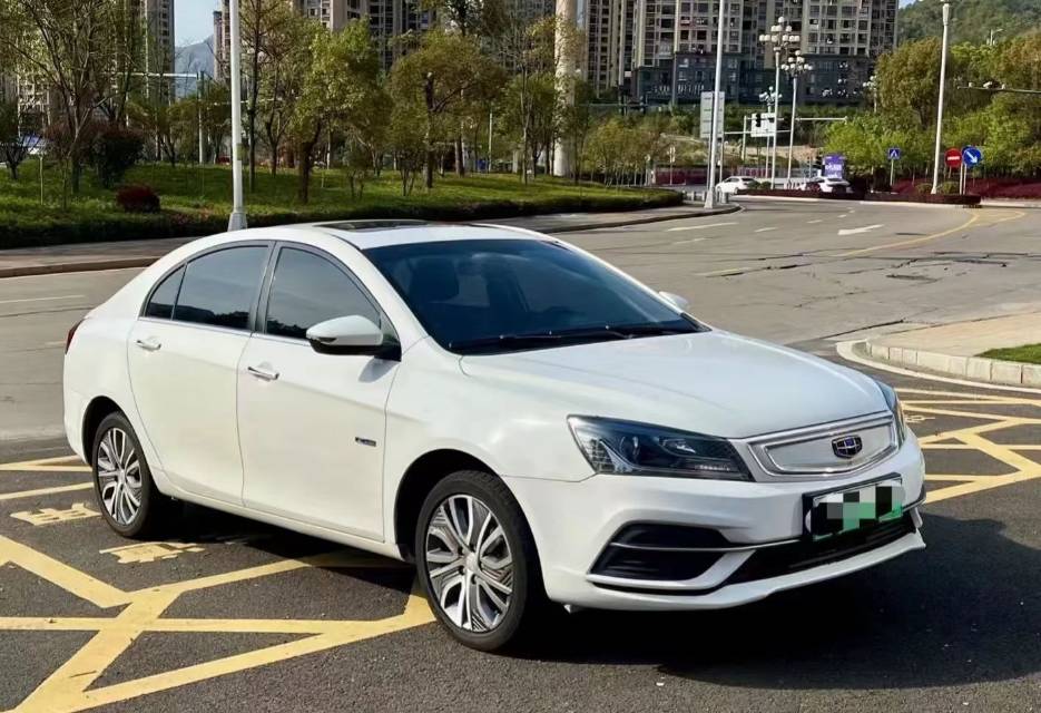GEELY Emgrand New Energy 2018 #3 GEELY Emgrand New Energy 2018 car image #3