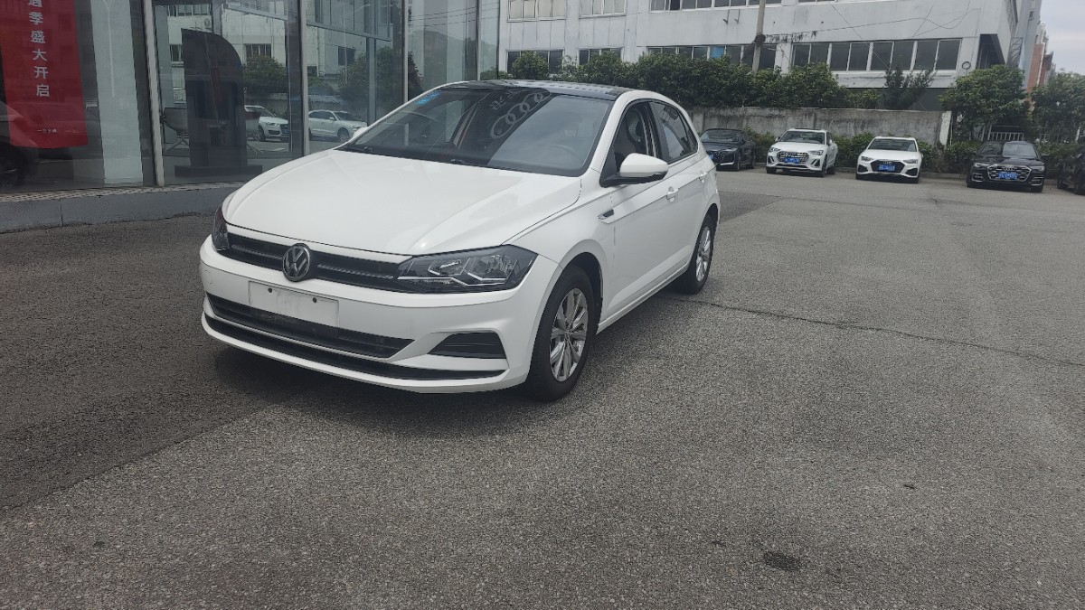 Volkswagen Polo 2019 car image 