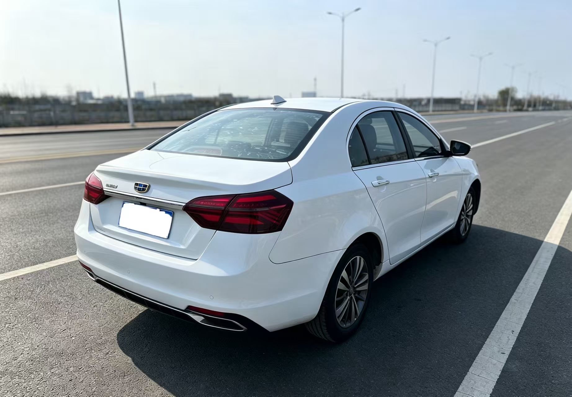 GEELY Emgrand 2018 car image #6