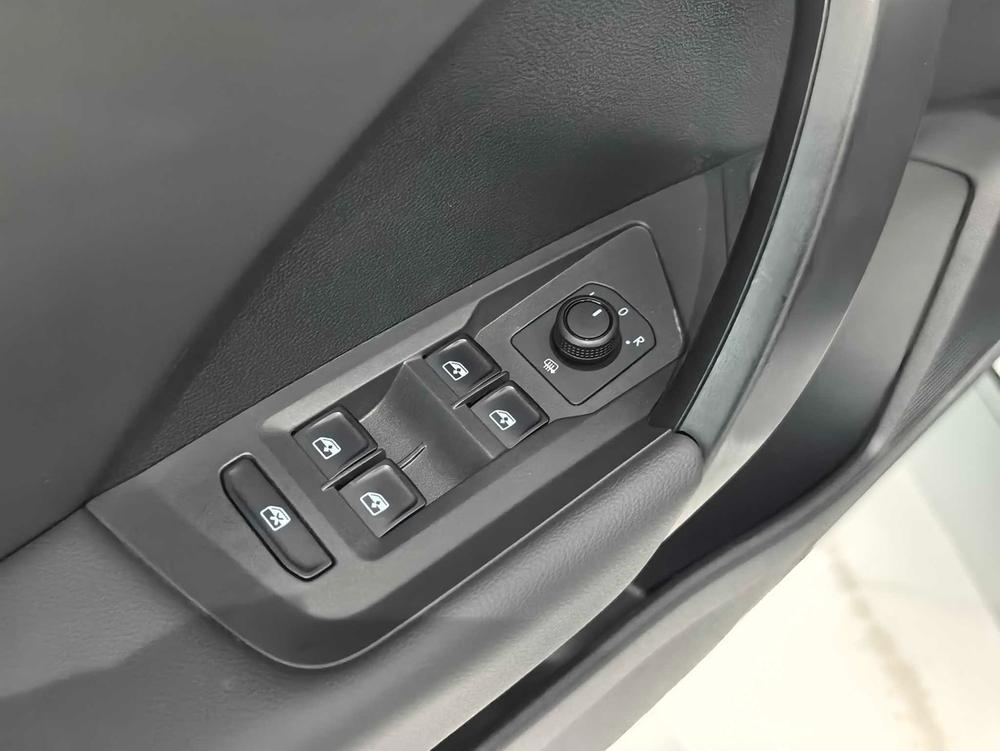 Volkswagen Tharu 2021 car image #28