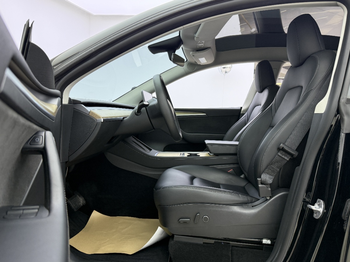Tesla Model Y 2022 car image #3