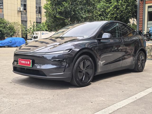 Tesla Model Y 2025 #23 Tesla Model Y 2025 car image #23