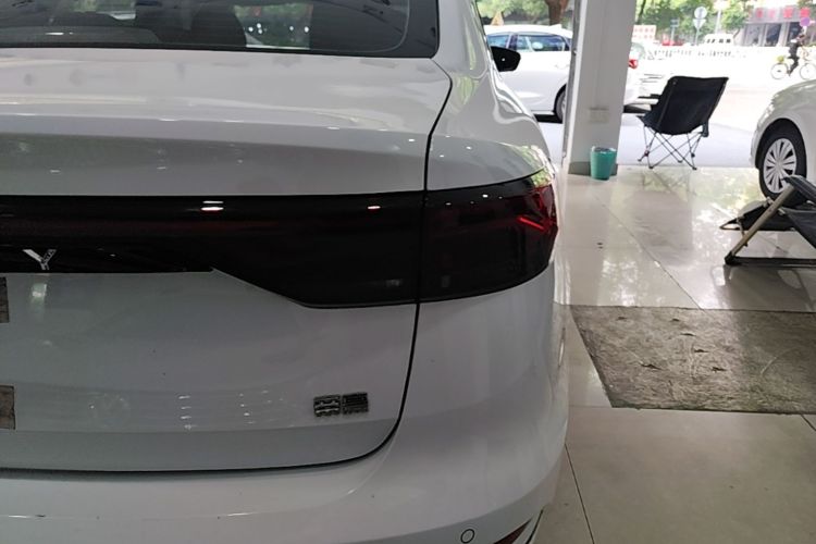 GEELY Emgrand 2023 #8 GEELY Emgrand 2023 car image #8