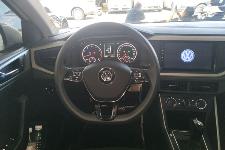 Volkswagen Polo 2020 car image #11