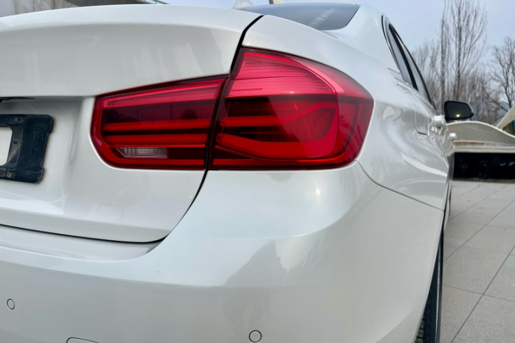 BMW 3 Series 2017 #25 BMW 3 Series 2017 car image #25