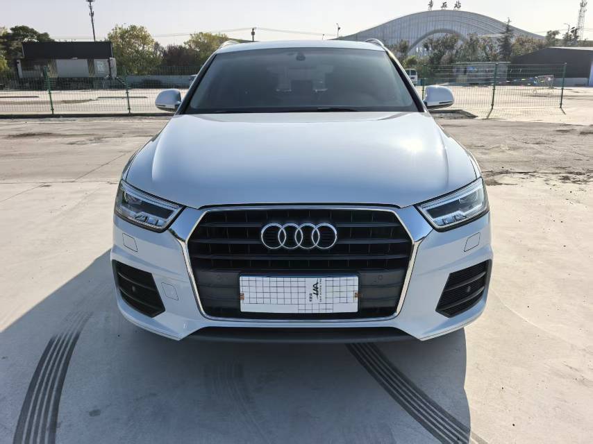 Audi Q3 2019 car image 