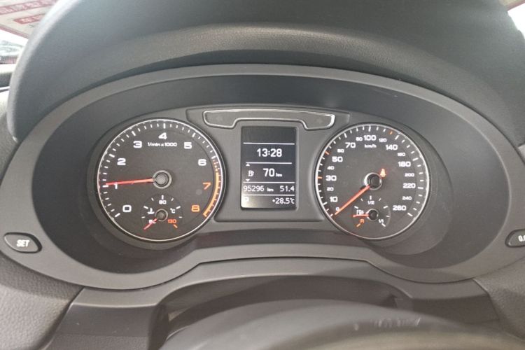 Audi Q3 2018 #12 Audi Q3 2018 car image #12