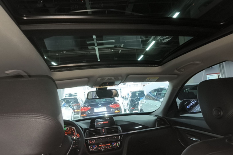 BMW 3 Series GT 2019 #18 BMW 3 Series GT 2019 car image #18