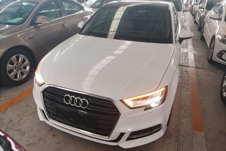 Audi A3 2019 car image #3