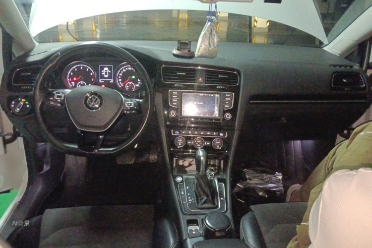 Volkswagen Golf 2015 car image #11