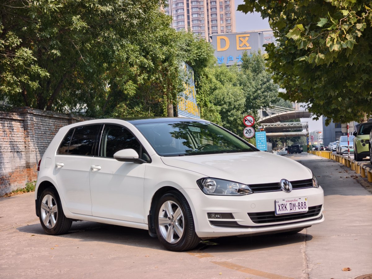 Volkswagen Golf 2015 car image #3